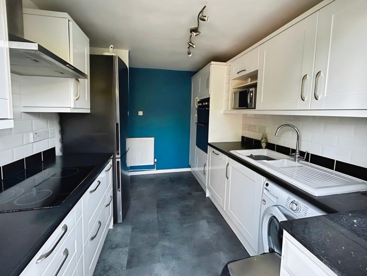 2 bedroom Flat to let in East Lodge Road, Ashford