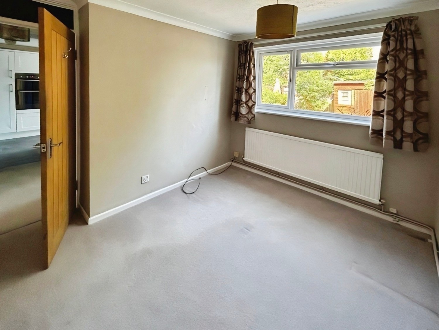 2 bedroom Flat to let in East Lodge Road, Ashford