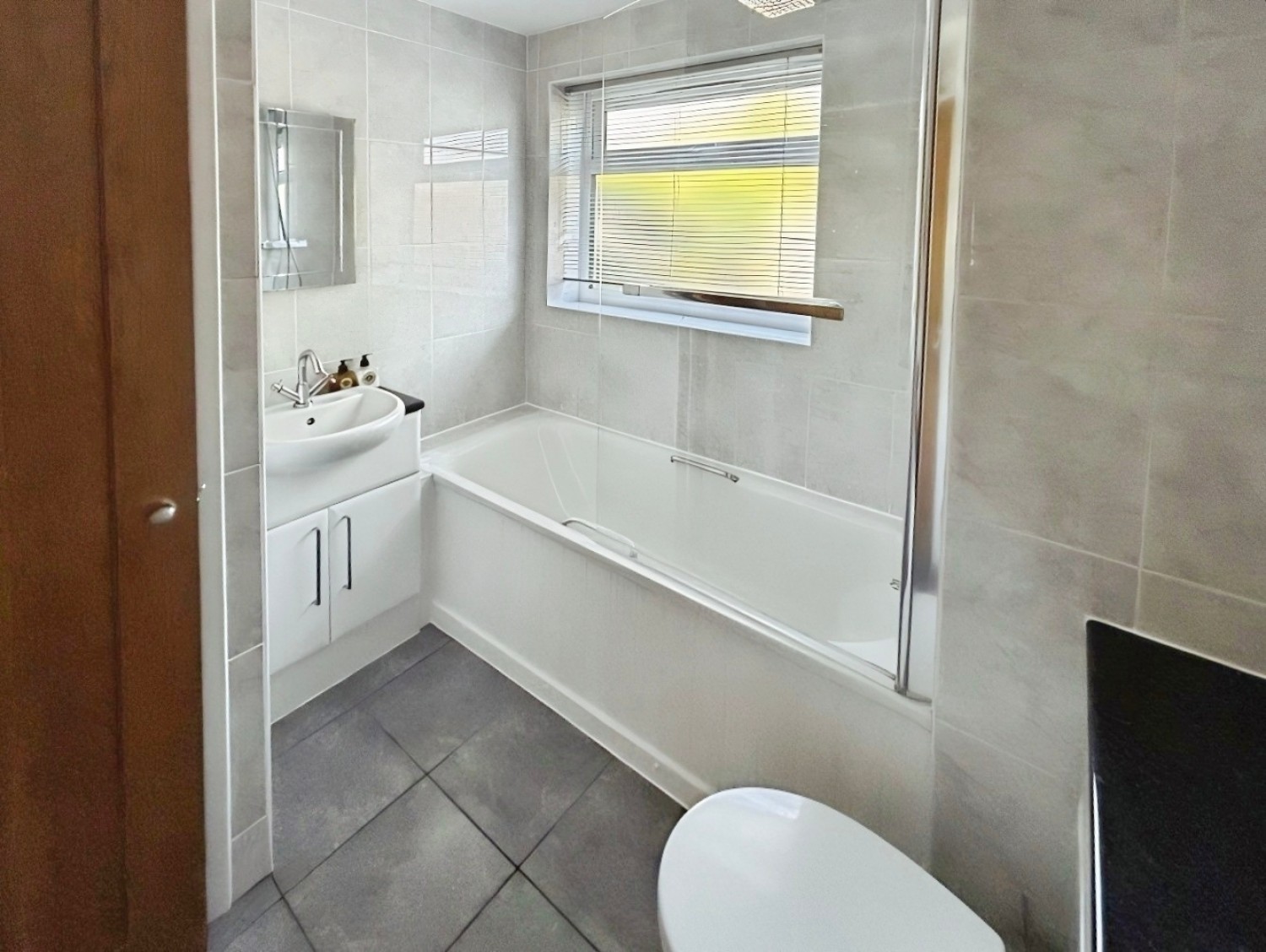 2 bedroom Flat to let in East Lodge Road, Ashford