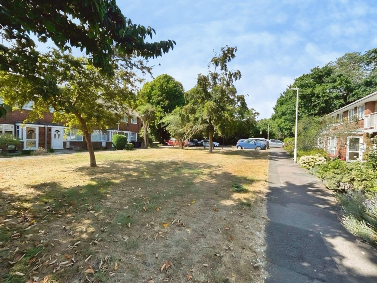 East Lodge Road, Ashford