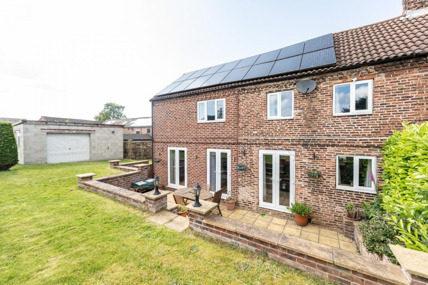 3 bedroom House to let in The Green, Sharlston Common, Wakefield