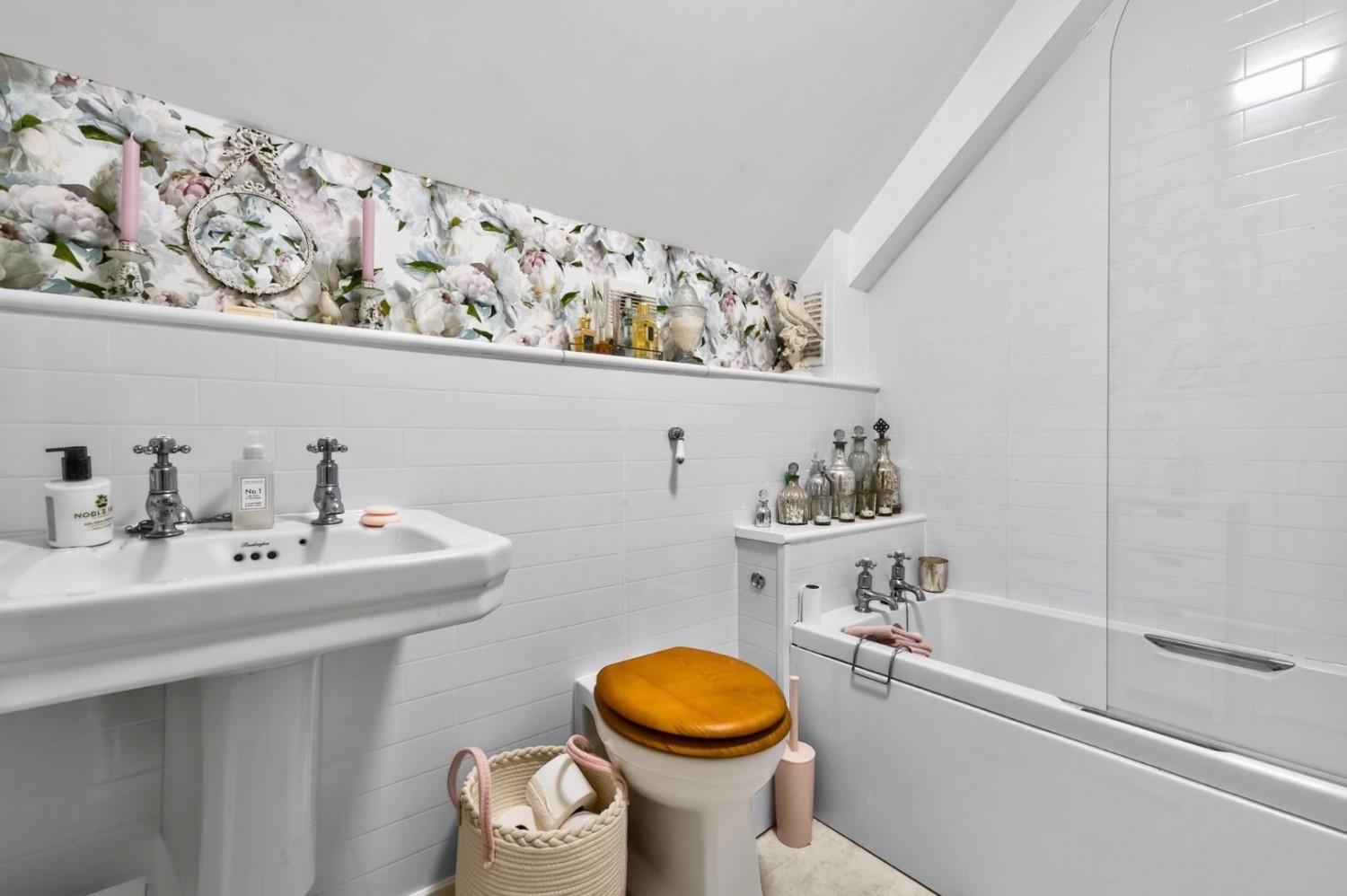 2 bedroom House for sale in Woodfield Drive, Harrogate