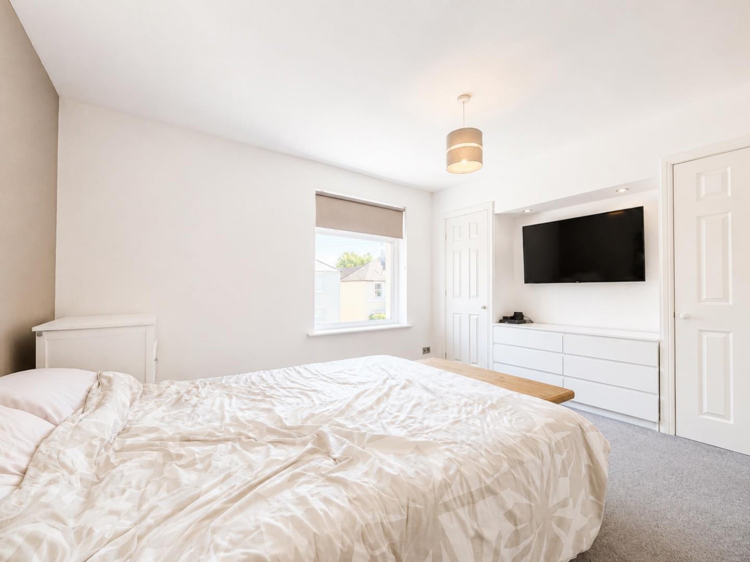 4 bedroom House for sale in Hunter Road, Willesborough, Ashford Kent TN24 0RT