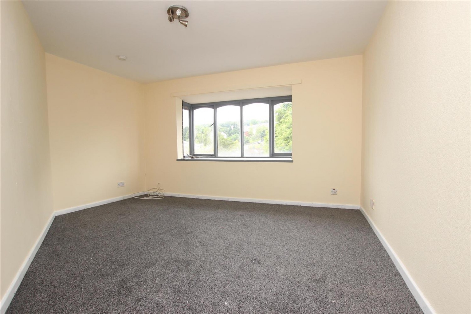 1 bedroom Flat to let in Bridge Street, Darwen, BB3 2AA