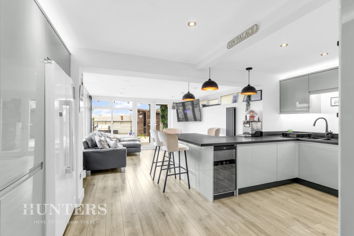 Shore Mount, Littleborough, OL15 8EW