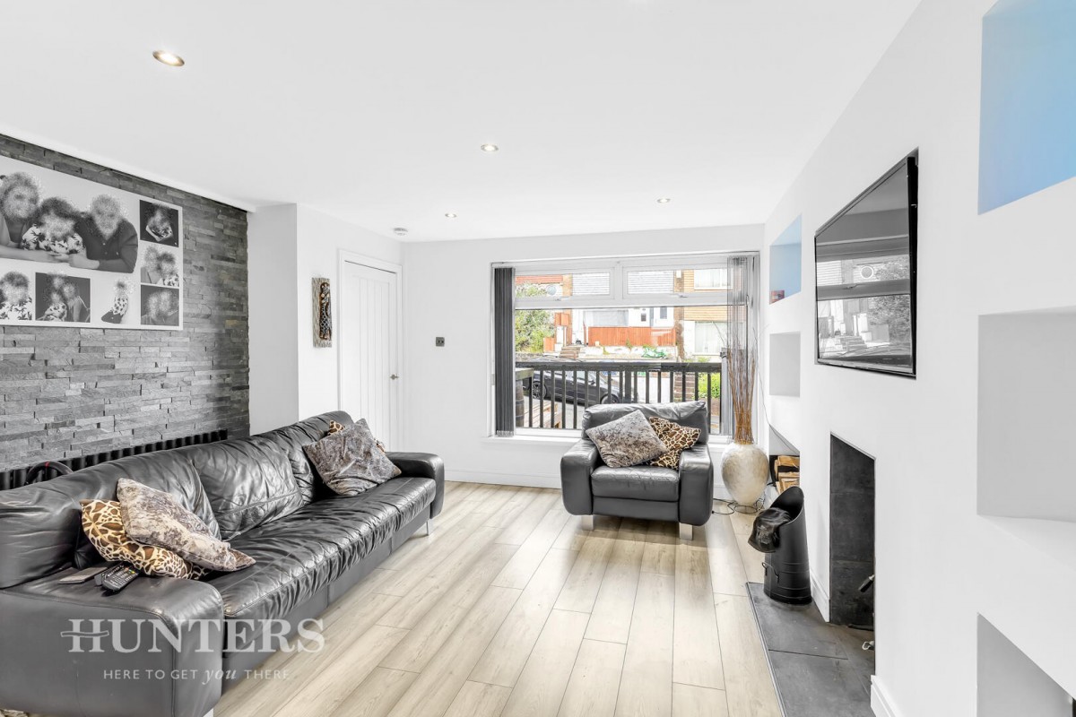 Shore Mount, Littleborough, OL15 8EW