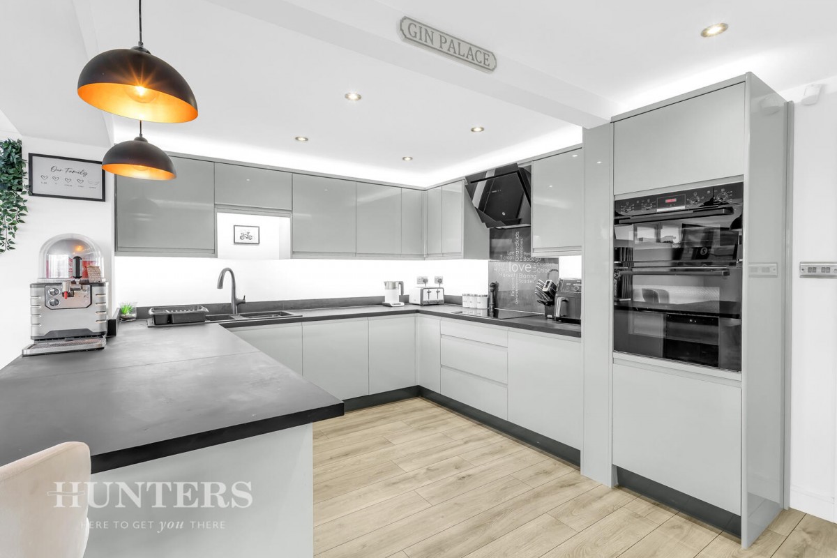 Shore Mount, Littleborough, OL15 8EW