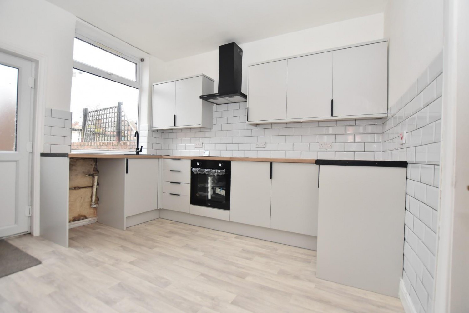 2 bedroom House to let in Hope Street, Brampton, Chesterfield
