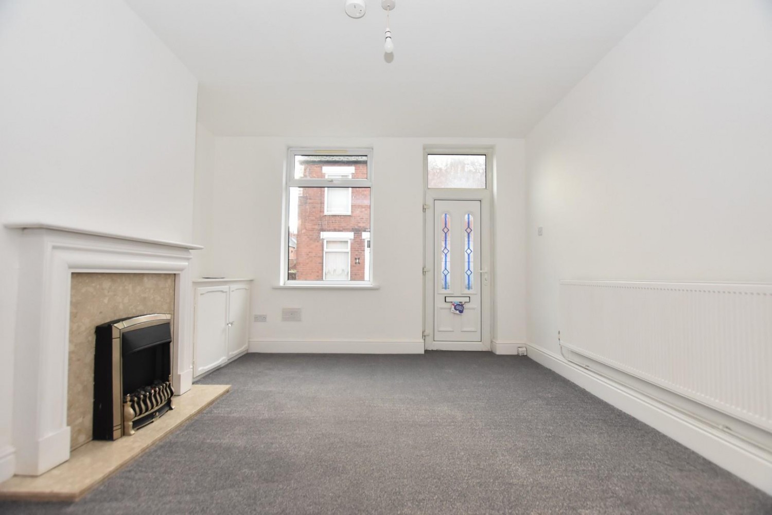 2 bedroom House to let in Hope Street, Brampton, Chesterfield
