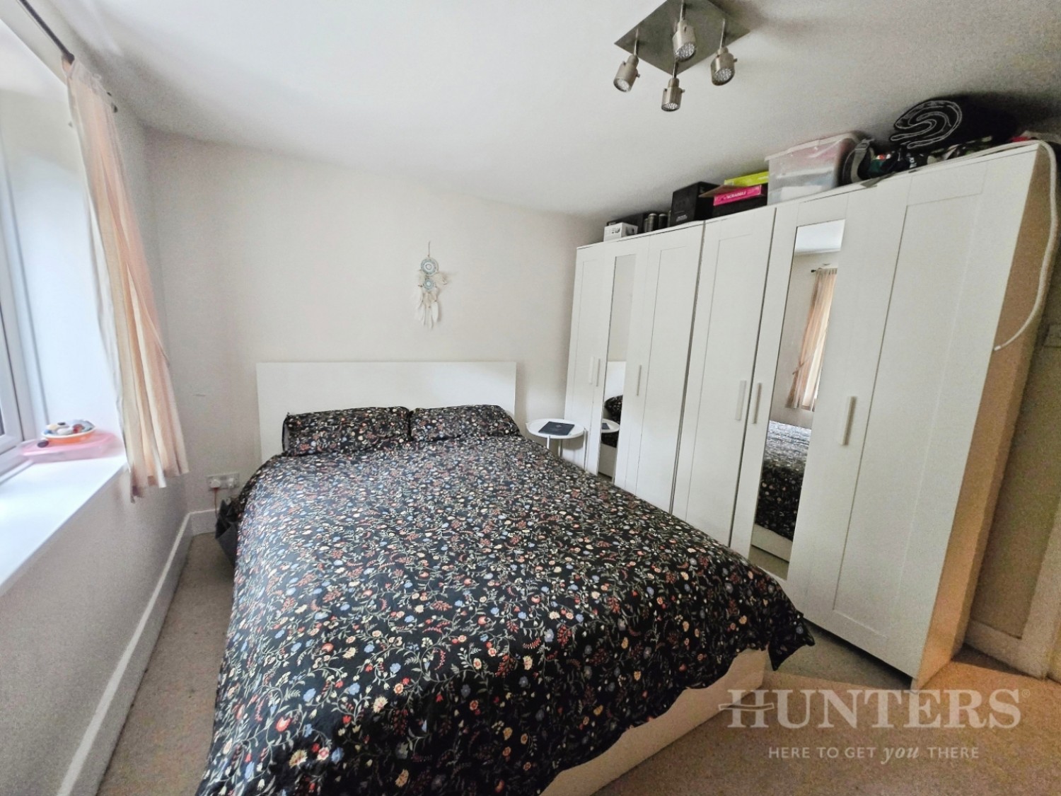 2 bedroom Flat for sale in North Street, Carshalton