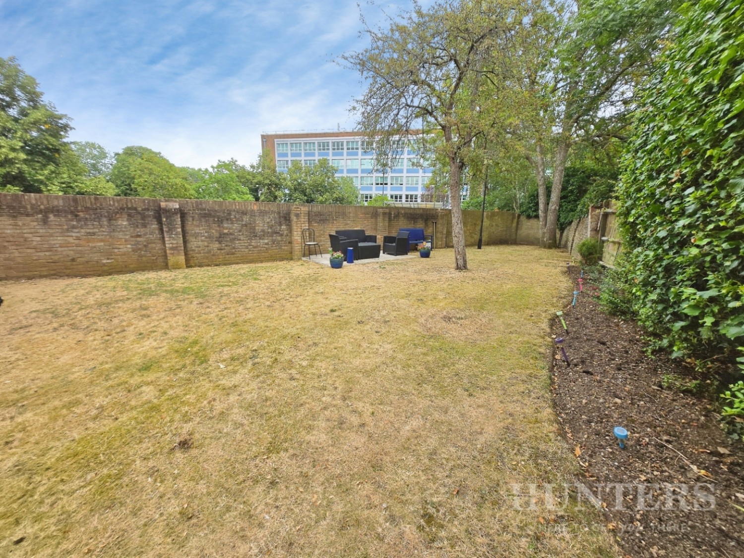 2 bedroom Flat for sale in North Street, Carshalton