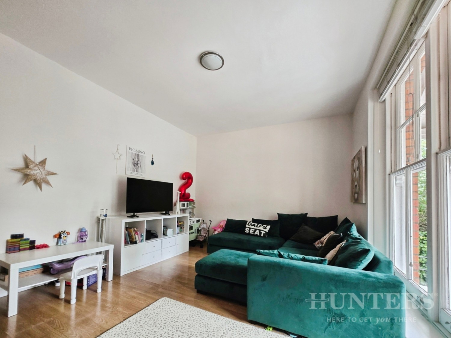 2 bedroom Flat for sale in North Street, Carshalton