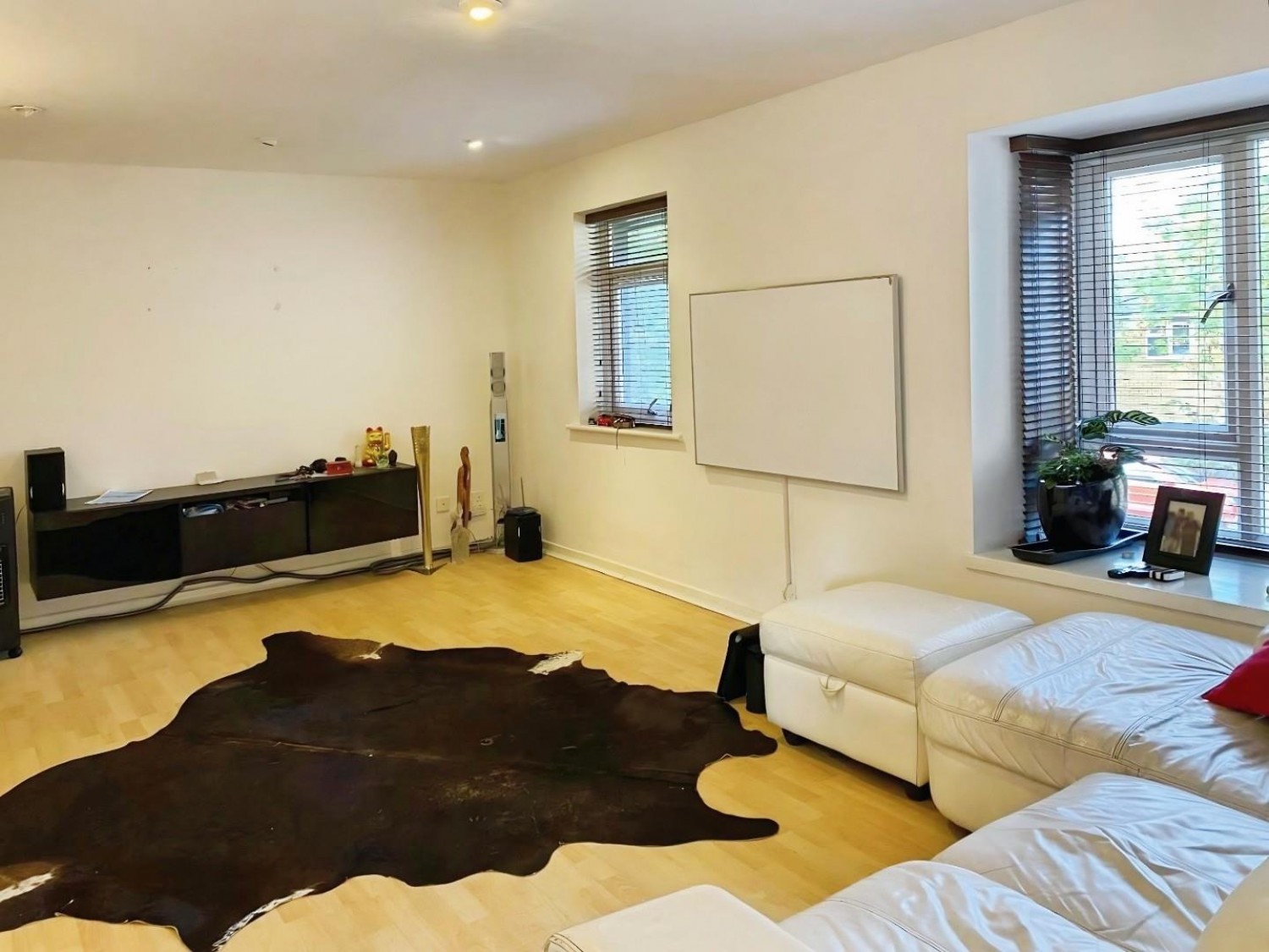 2 bedroom Flat for sale in Swan Gardens, Birmingham