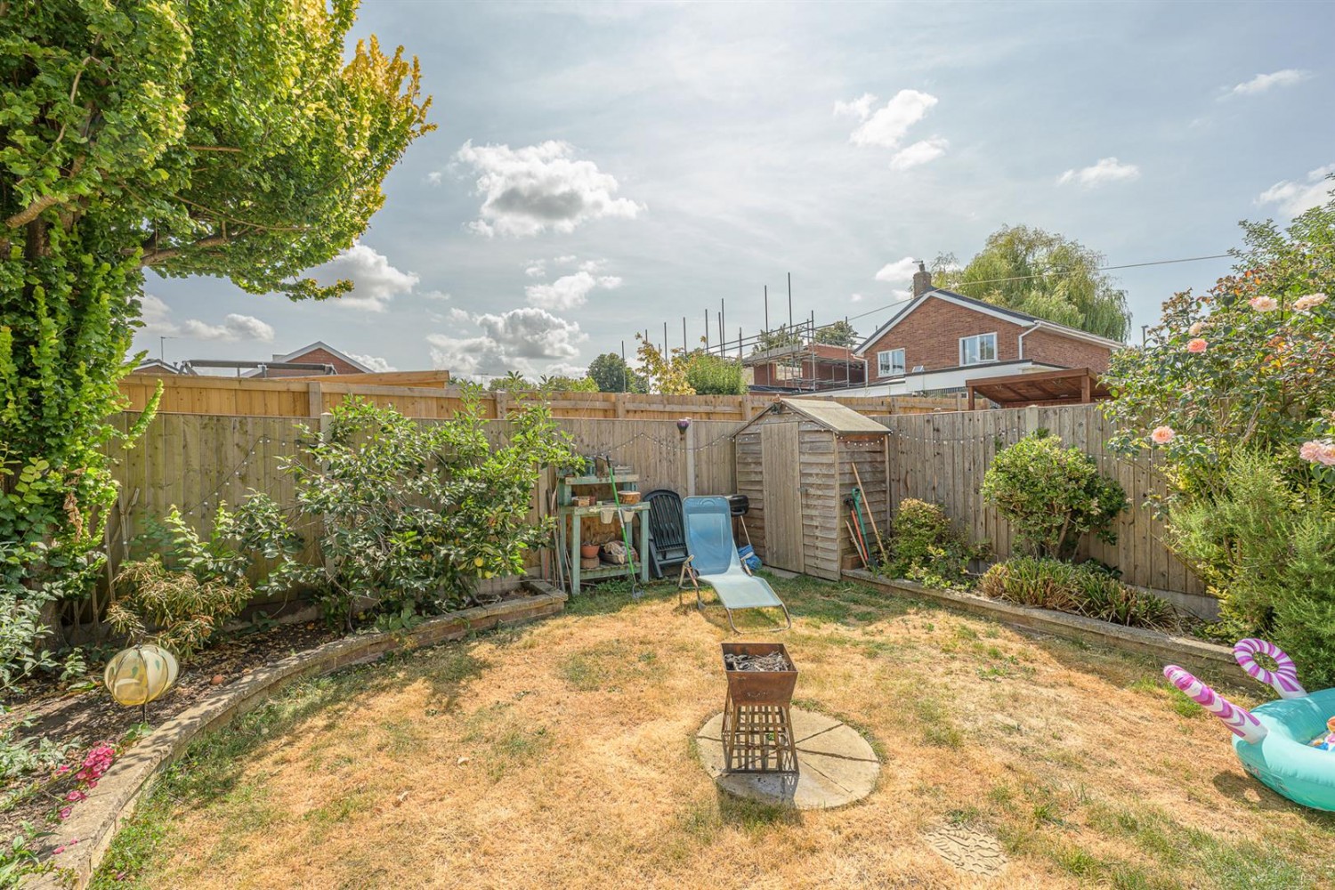 4 bedroom House for sale in Honeysuckle Avenue, Kingswinford, DY6 7ED