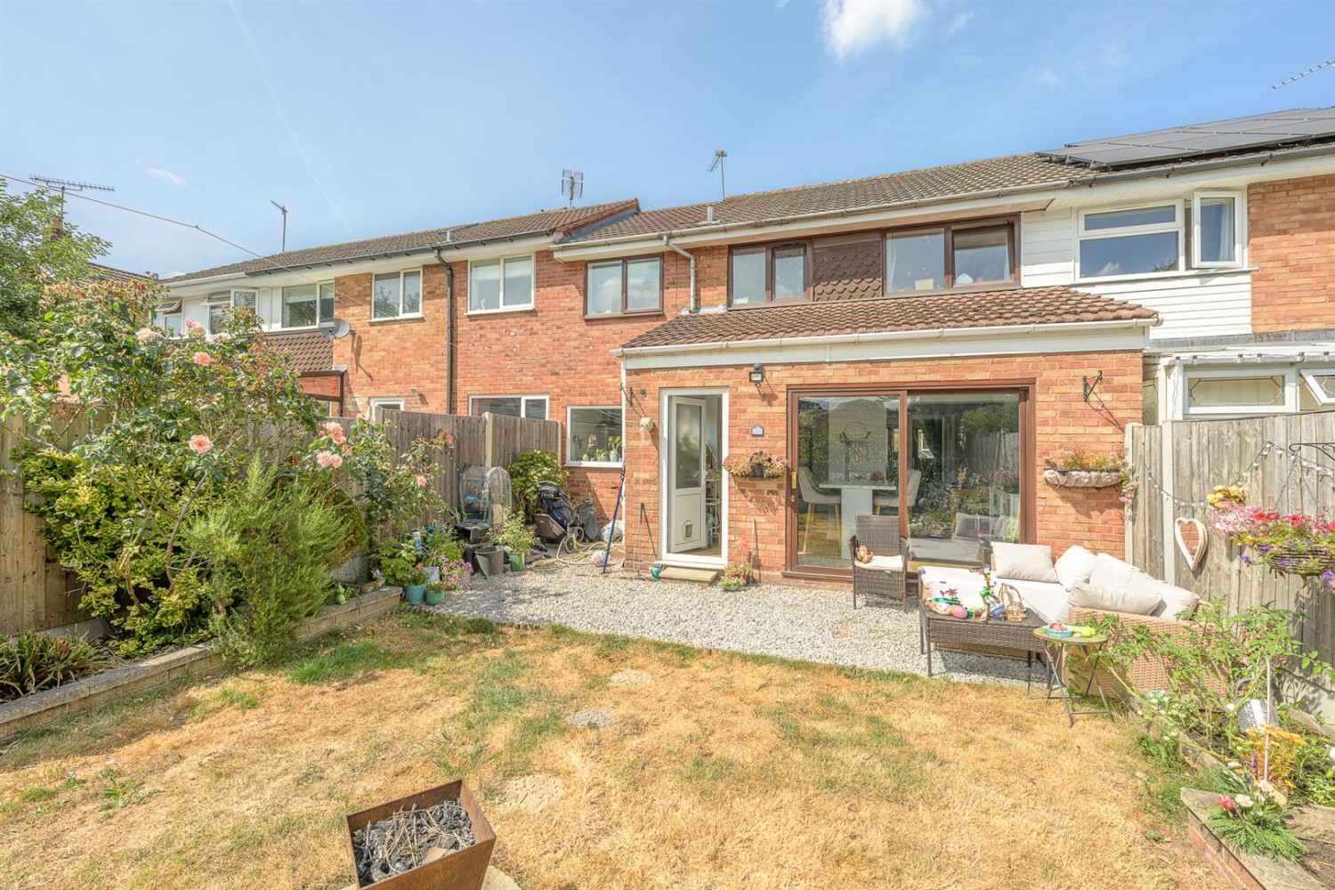 4 bedroom House for sale in Honeysuckle Avenue, Kingswinford, DY6 7ED