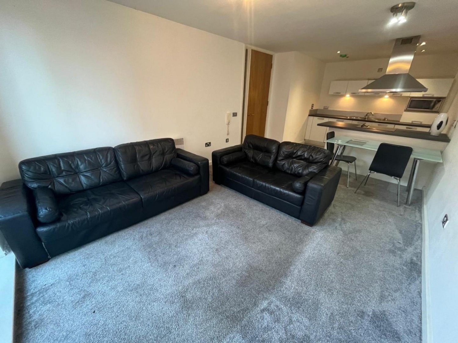 2 bedroom House to let in Lord Street, Manchester
