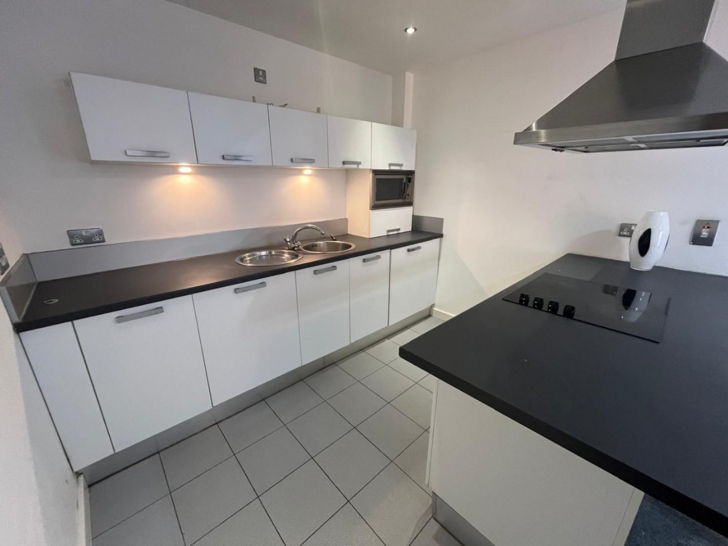 2 bedroom House to let in Lord Street, Manchester
