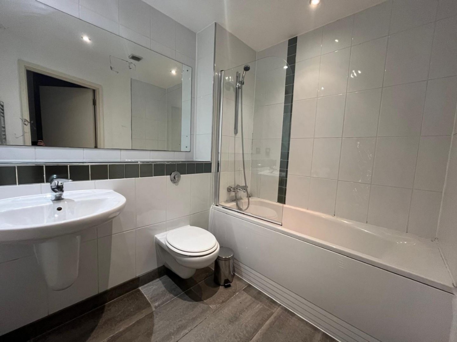 2 bedroom House to let in Lord Street, Manchester