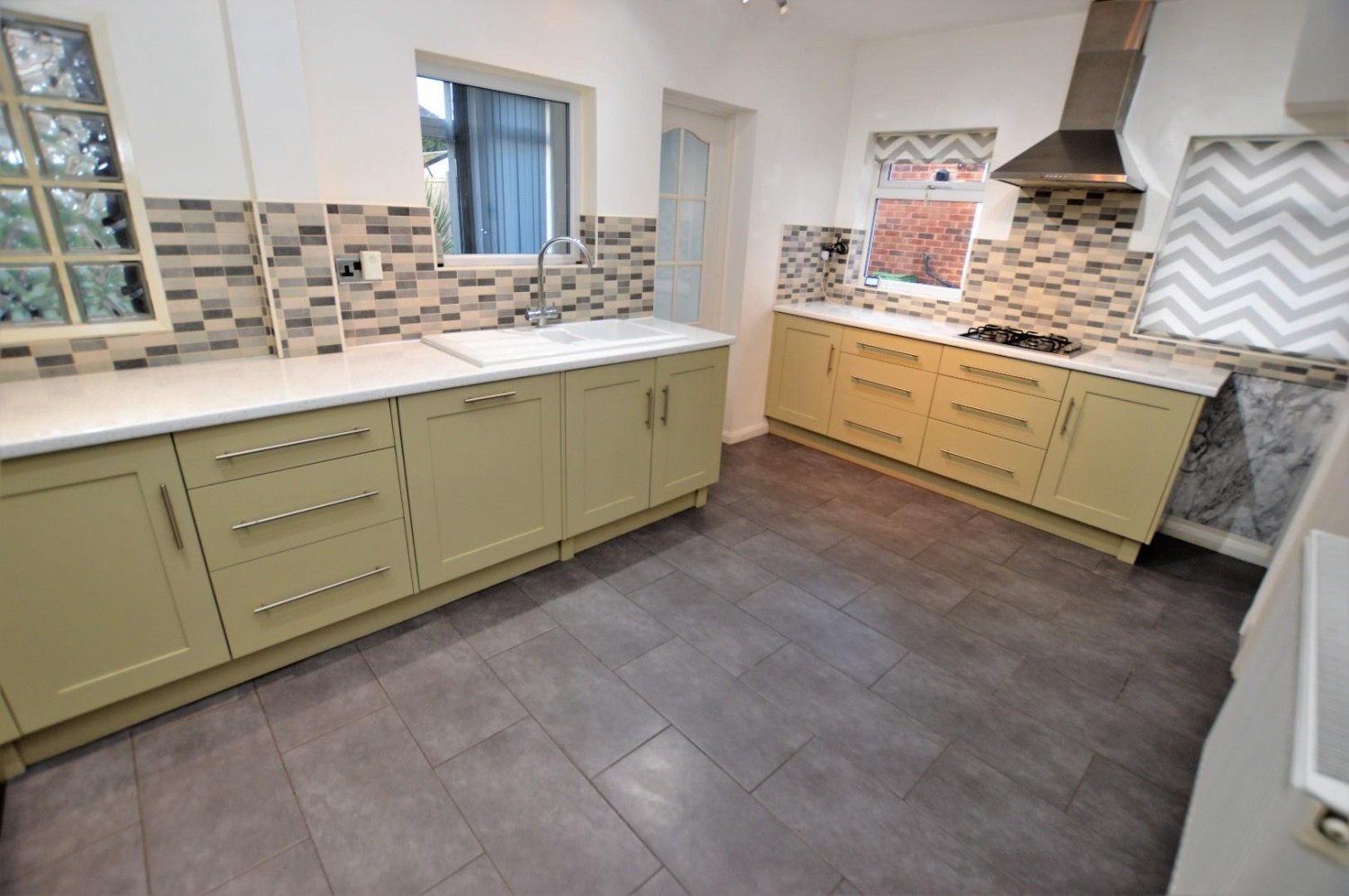 2 bedroom House to let in Kingston Avenue, Wigston