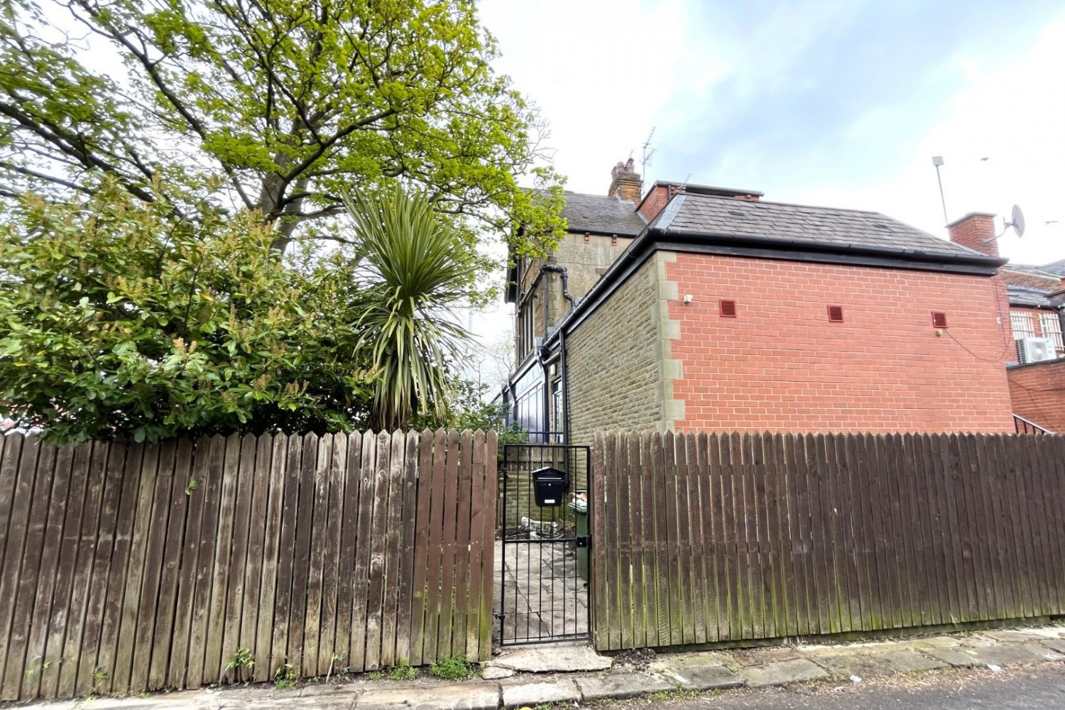 1 bedroom Flat to let in Street Lane, Roundhay, Leeds