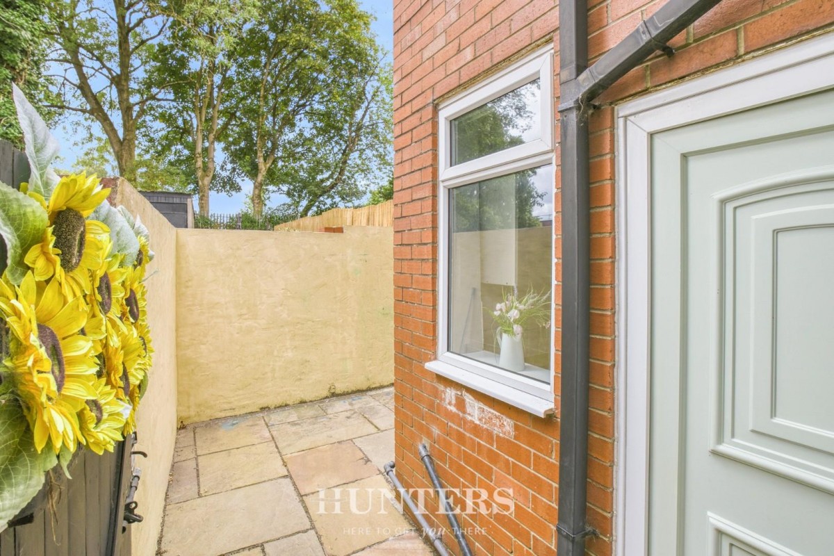 Burton Street, Middleton M24