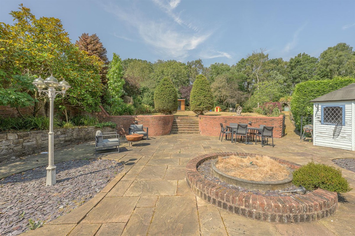 Hyperion Road, Stourton, Stourbridge, DY7 6SD