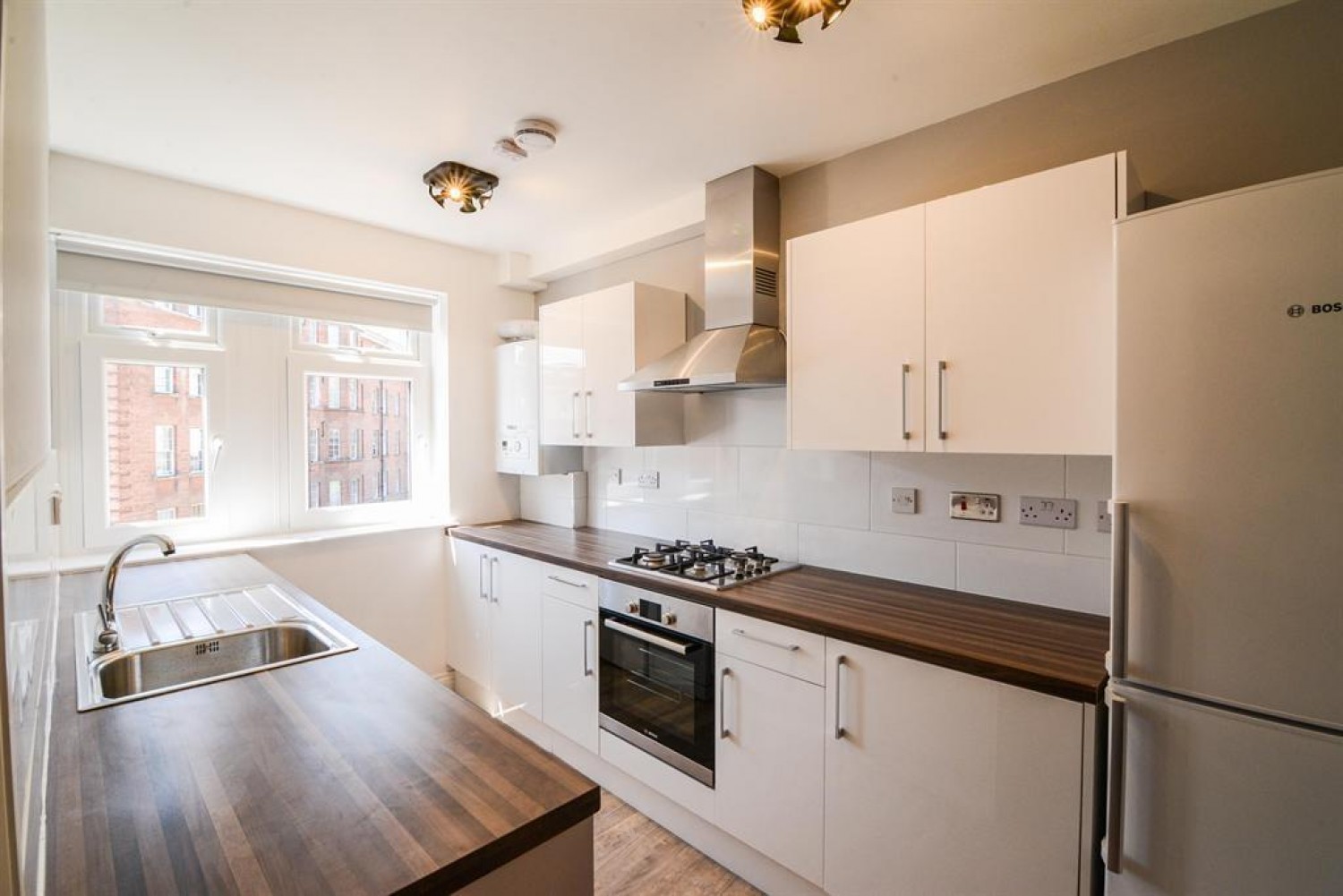 2 bedroom Flat to let in Denmark Hill, London, SE5