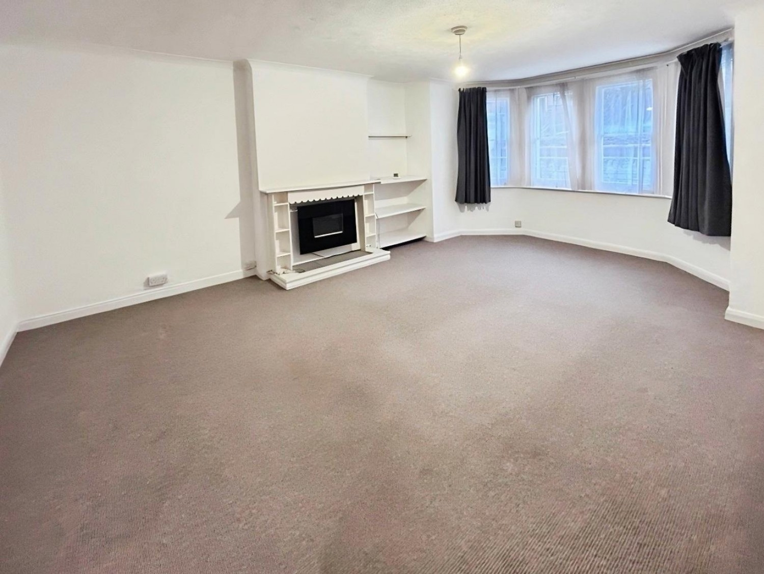2 bedroom Flat to let in Christ Church Road, Folkestone