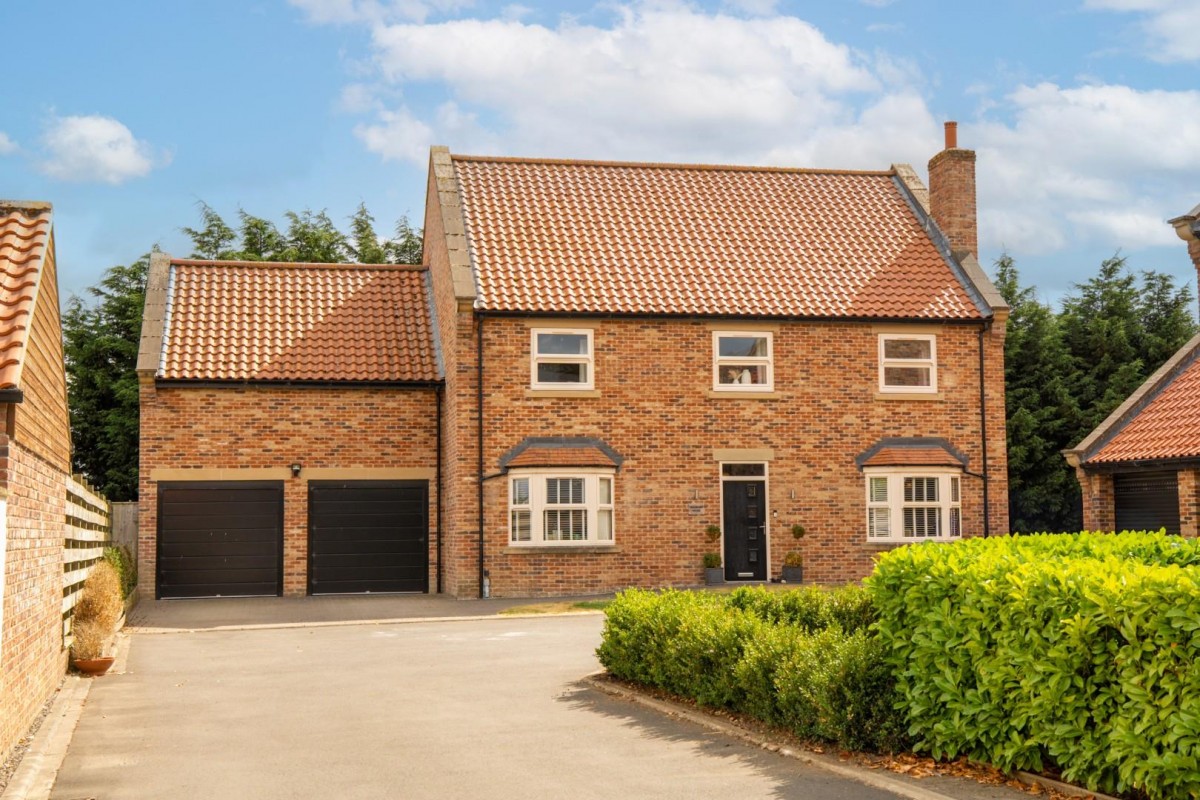 Hall Close, Church Fenton, Tadcaster