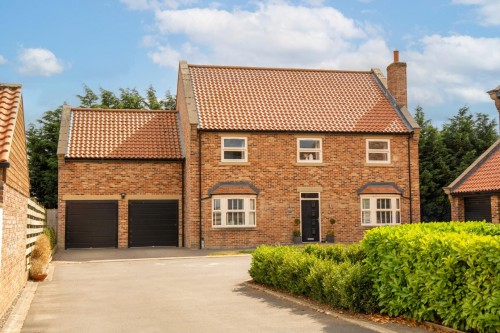 Hall Close, Church Fenton, Tadcaster