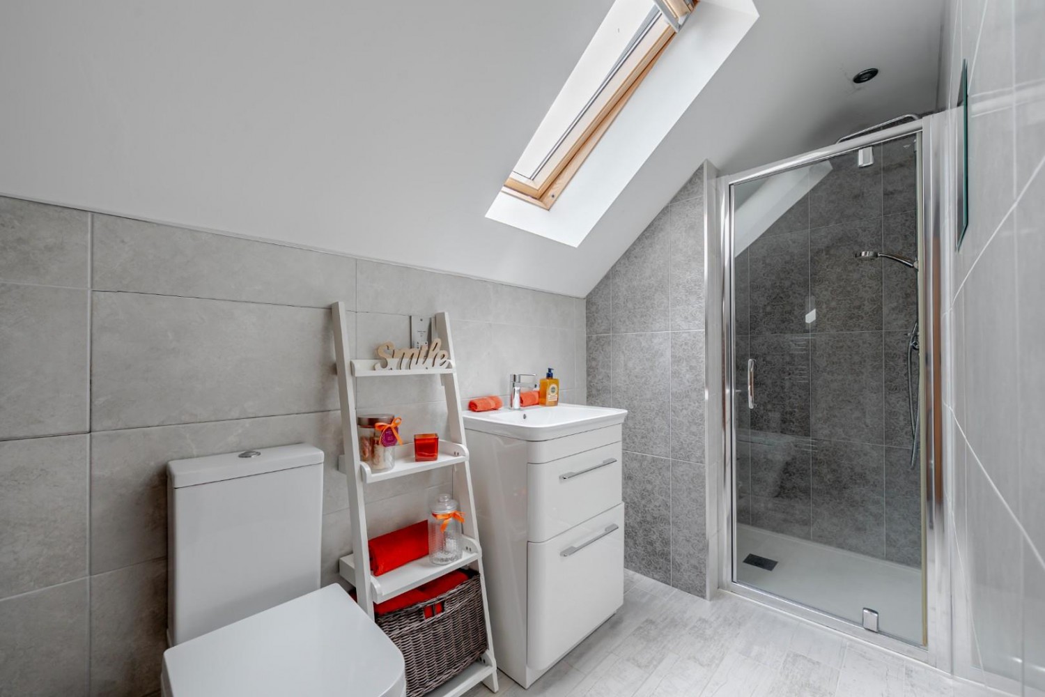 6 bedroom House for sale in Hall Close, Church Fenton, Tadcaster