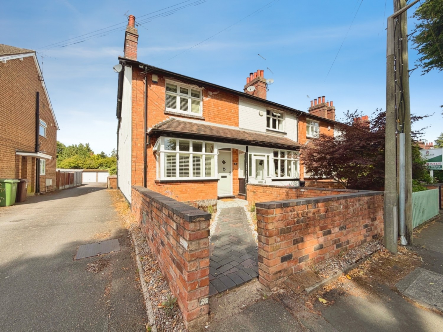 3 bedroom House to let in Broomfields Avenue, Solihull B91 2NP