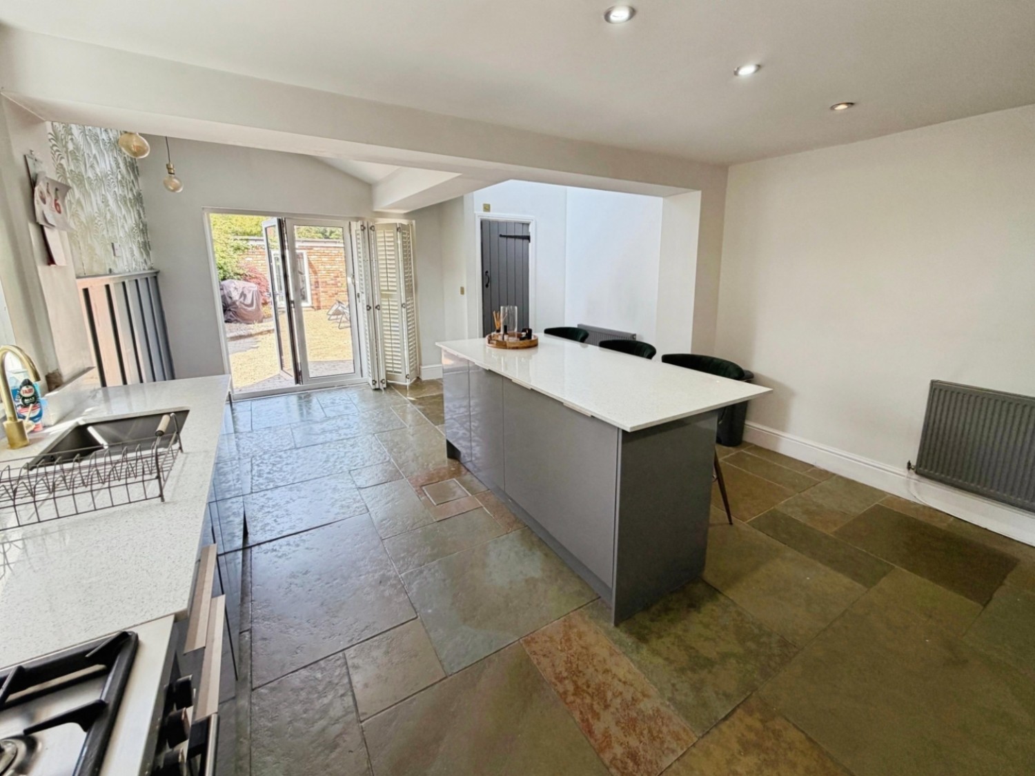 3 bedroom House to let in Broomfields Avenue, Solihull B91 2NP