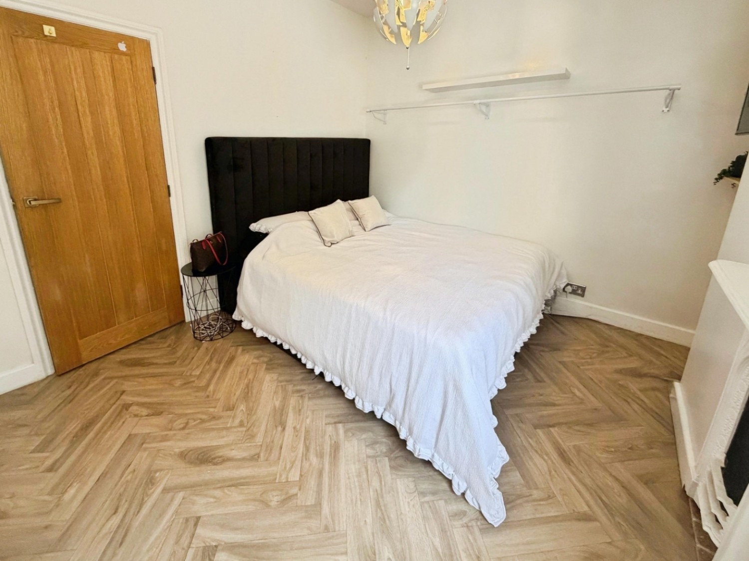 3 bedroom House to let in Broomfields Avenue, Solihull B91 2NP