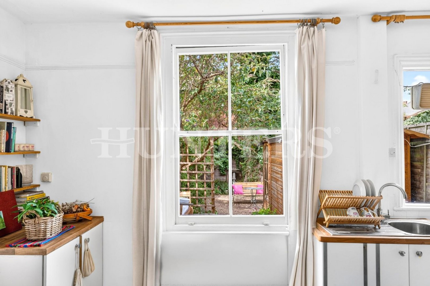 2 bedroom House for sale in Sherringham Avenue, London