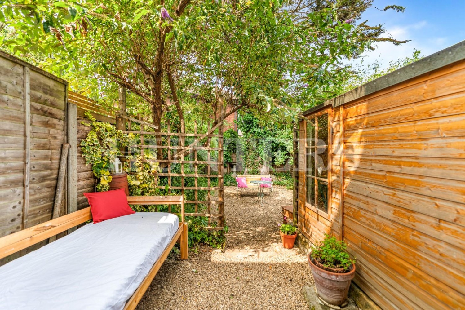 2 bedroom House for sale in Sherringham Avenue, London