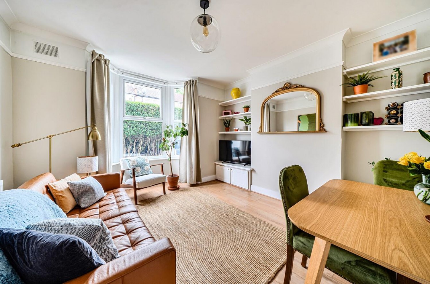2 bedroom Flat for sale in Farley Road, London, SE6 2AF