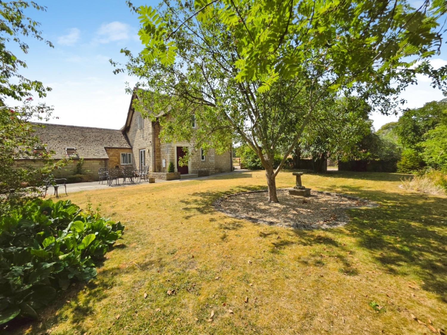 4 bedroom House for sale in Nympsfield, Stonehouse, GL10 3TR