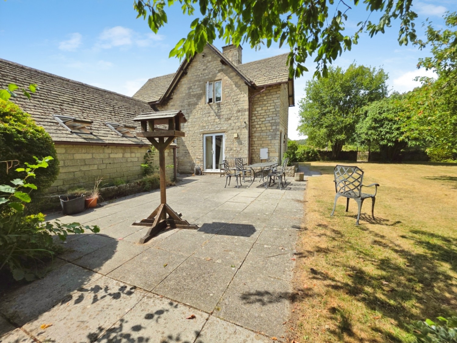 4 bedroom House for sale in Nympsfield, Stonehouse, GL10 3TR