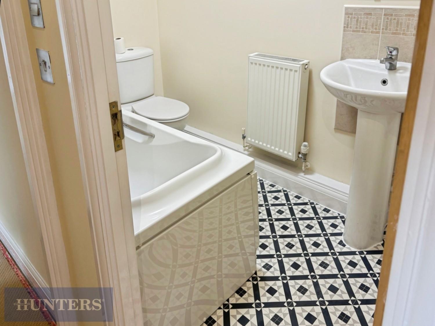 2 bedroom Flat to let in Medley Court, Exeter, EX4 2QN