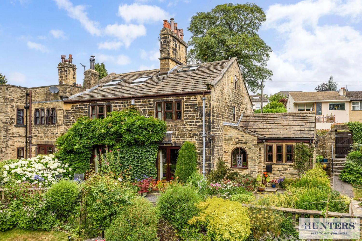 4 bedroom House for sale in Town Street, Rawdon, Leeds