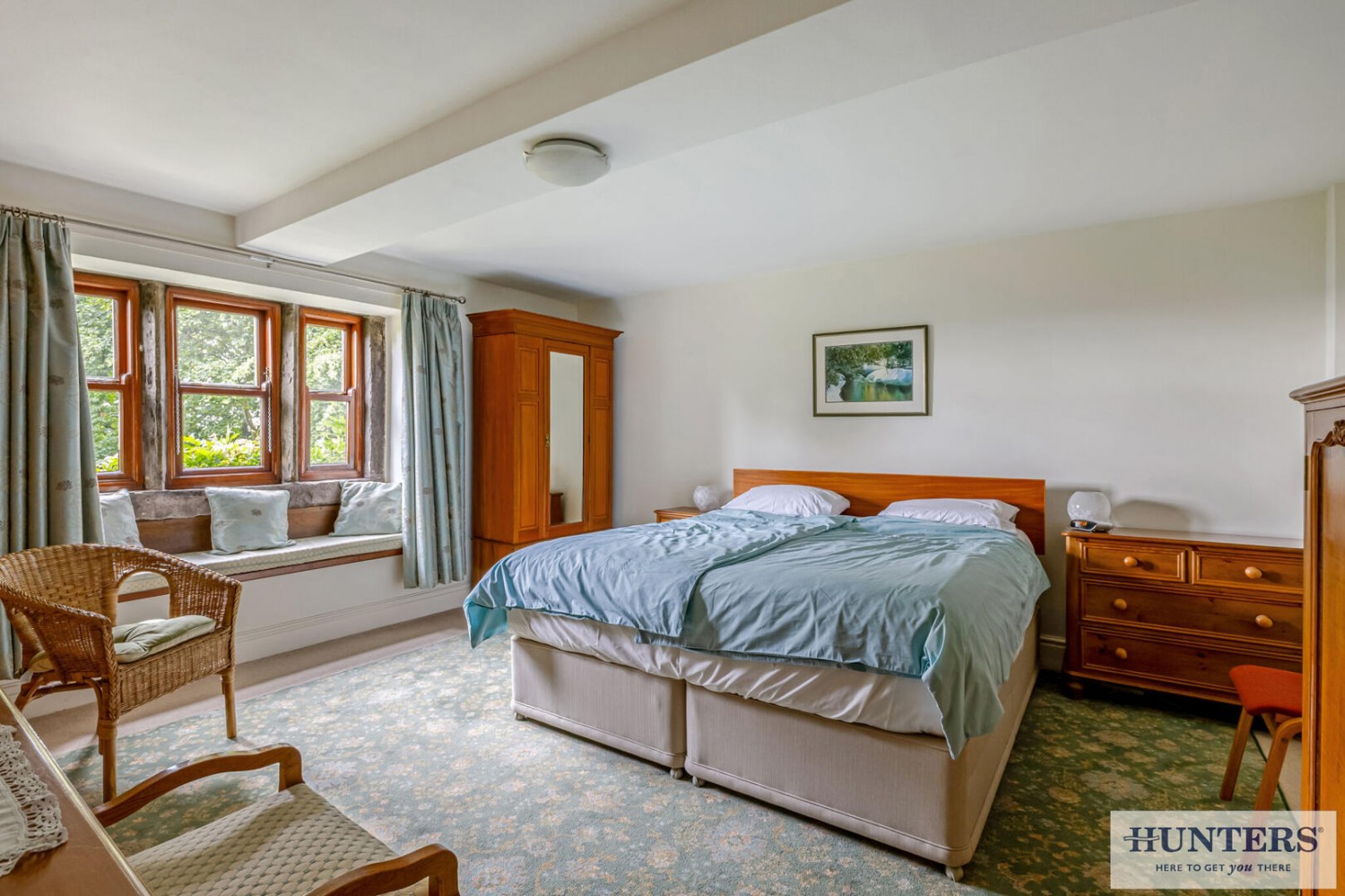 4 bedroom House for sale in Town Street, Rawdon, Leeds