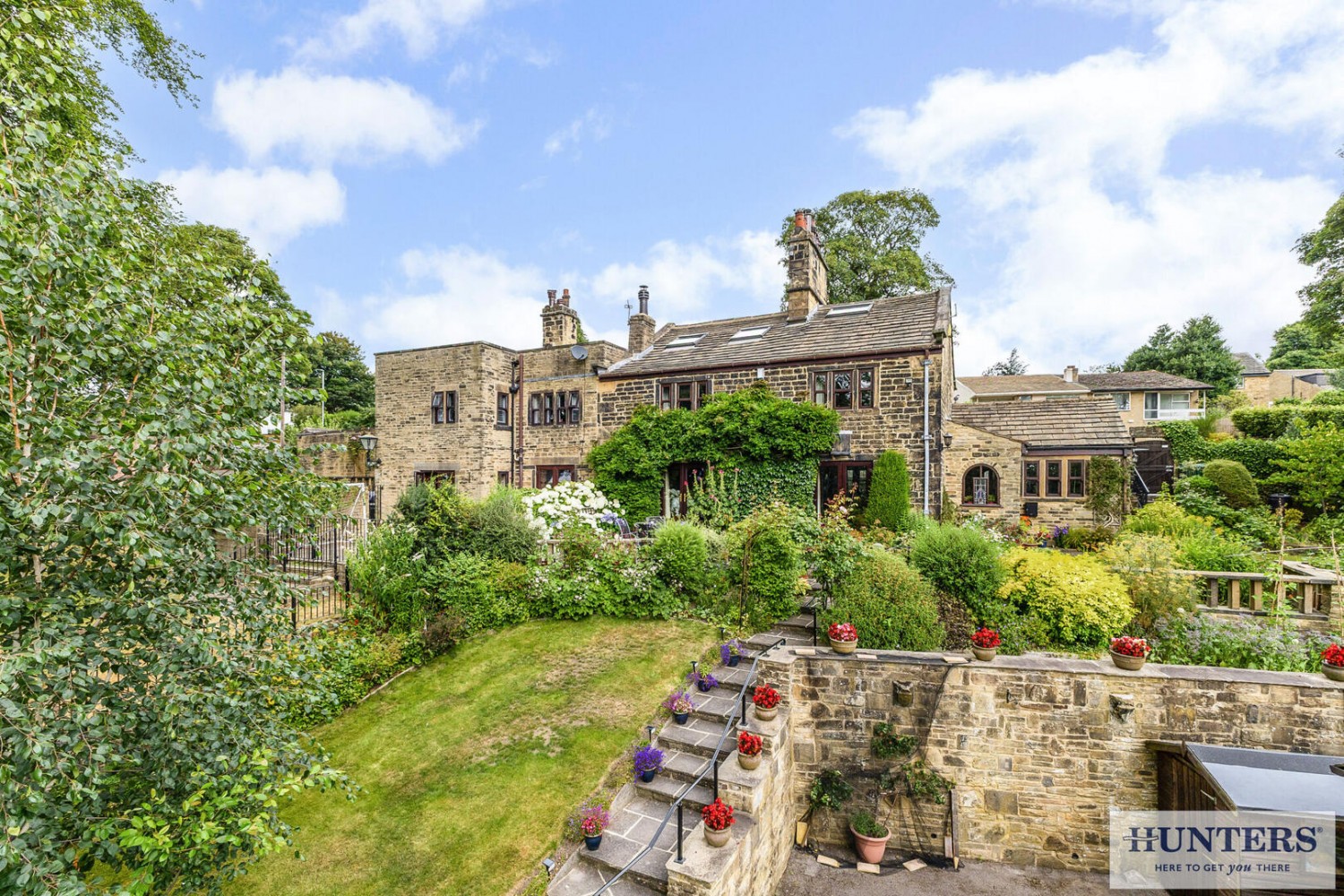 4 bedroom House for sale in Town Street, Rawdon, Leeds