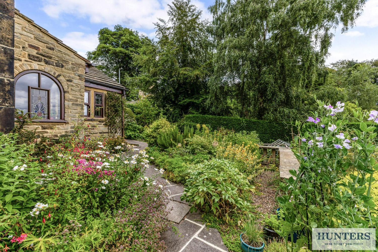 4 bedroom House for sale in Town Street, Rawdon, Leeds