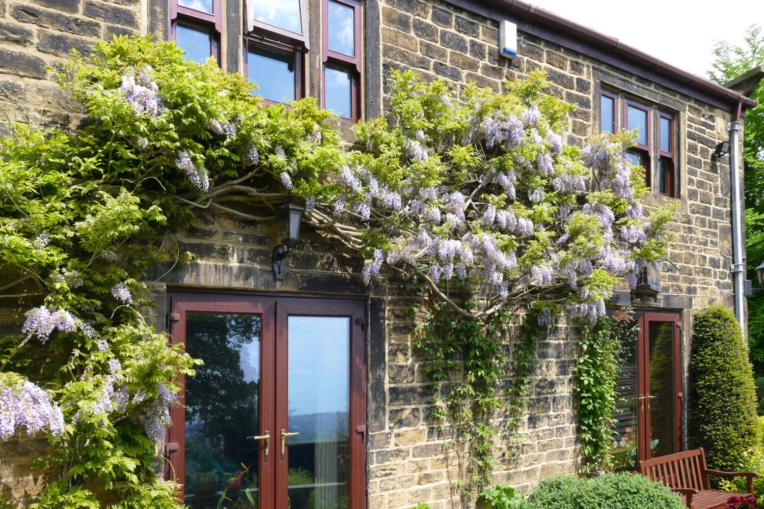 4 bedroom House for sale in Town Street, Rawdon, Leeds