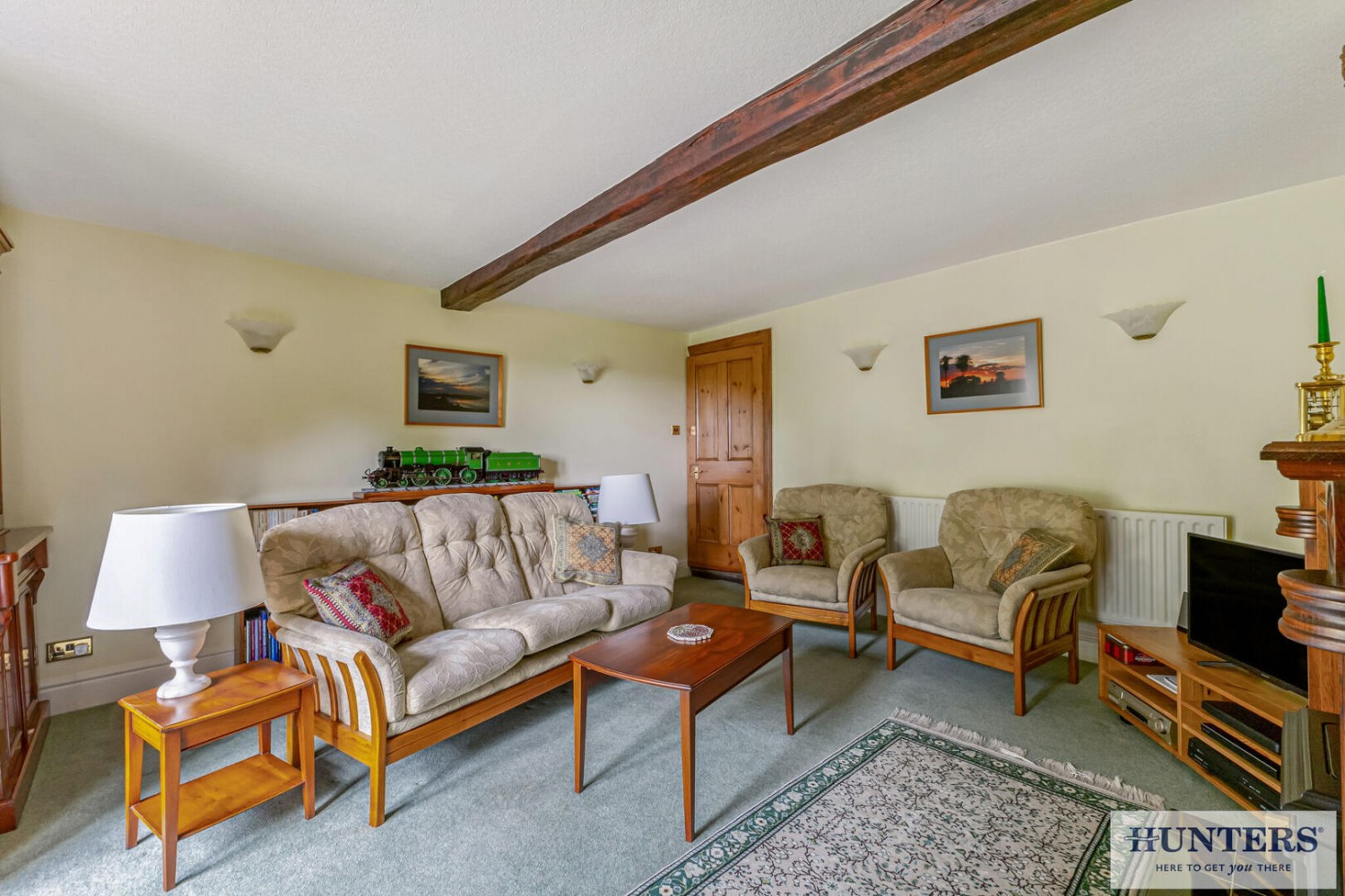 4 bedroom House for sale in Town Street, Rawdon, Leeds