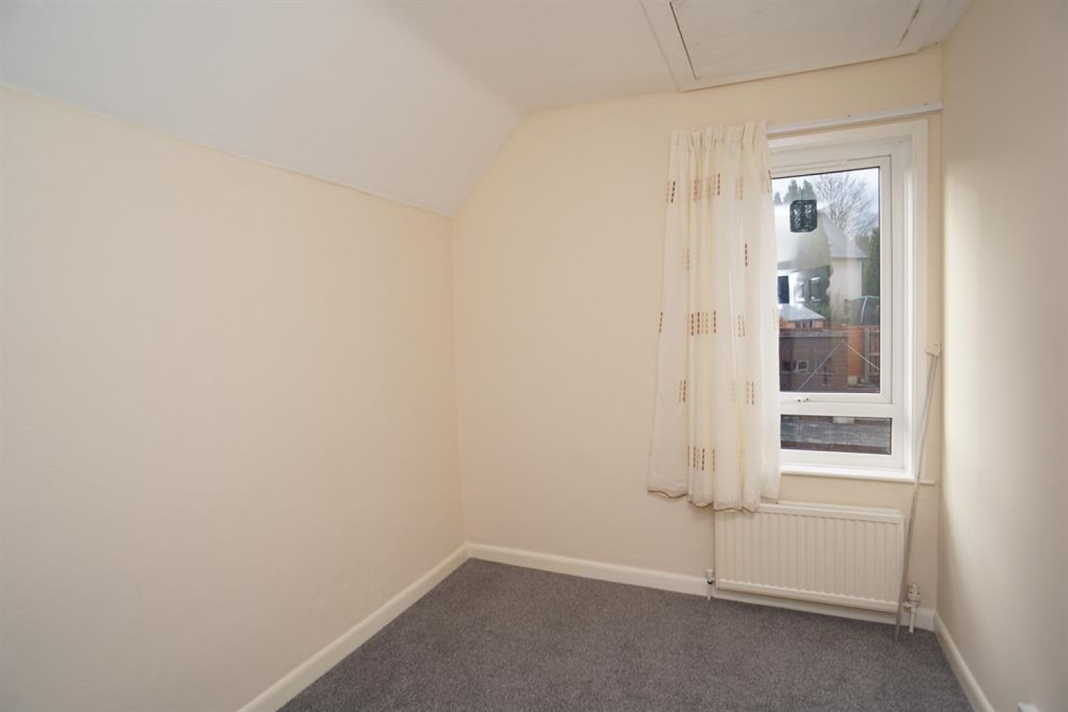 3 bedroom House to let in Heavygate Avenue, Crookes, Sheffield, S10 1QF