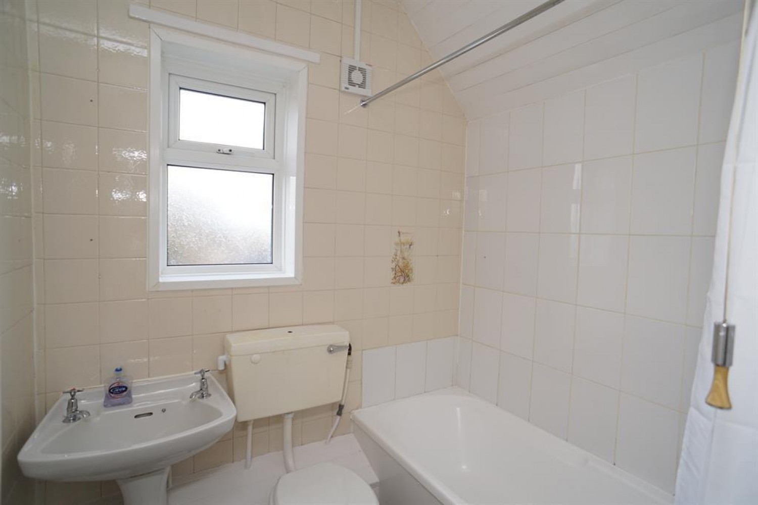 3 bedroom House to let in Heavygate Avenue, Crookes, Sheffield, S10 1QF