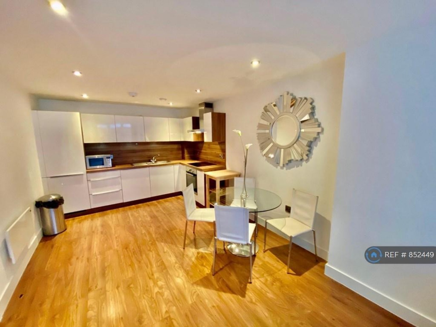 2 bedroom Flat to let in Murray Street, Manchester