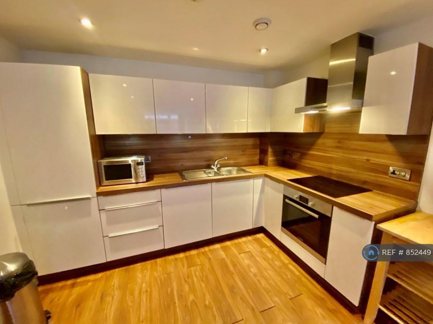 2 bedroom Flat to let in Murray Street, Manchester